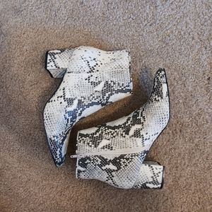 Steve Madden Banner Booties